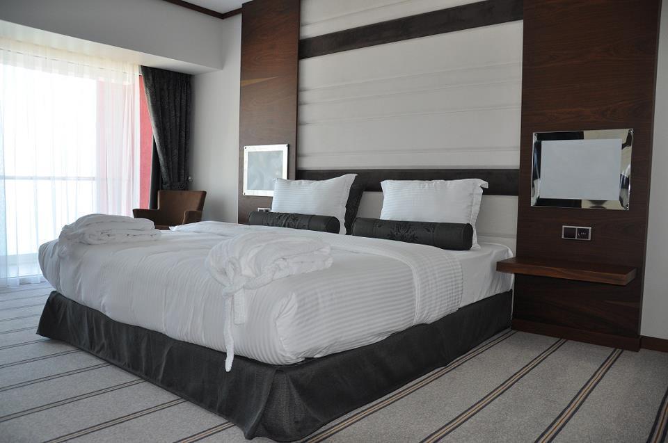 Sky Tower Hotel Akcakoca Convention & Spa Center מראה חיצוני תמונה
